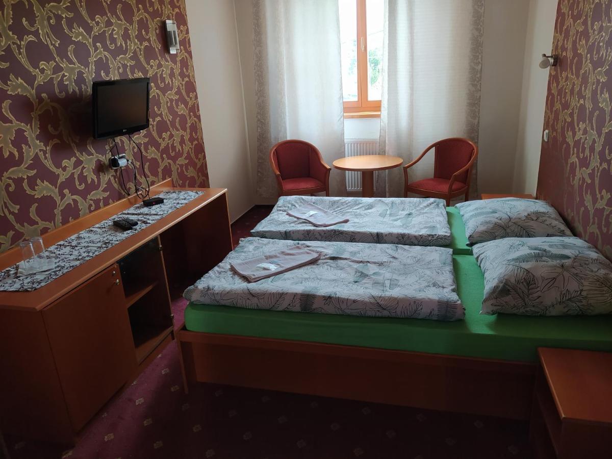 Dobra Skola U Jenicka Hotel Vojkovice  Buitenkant foto