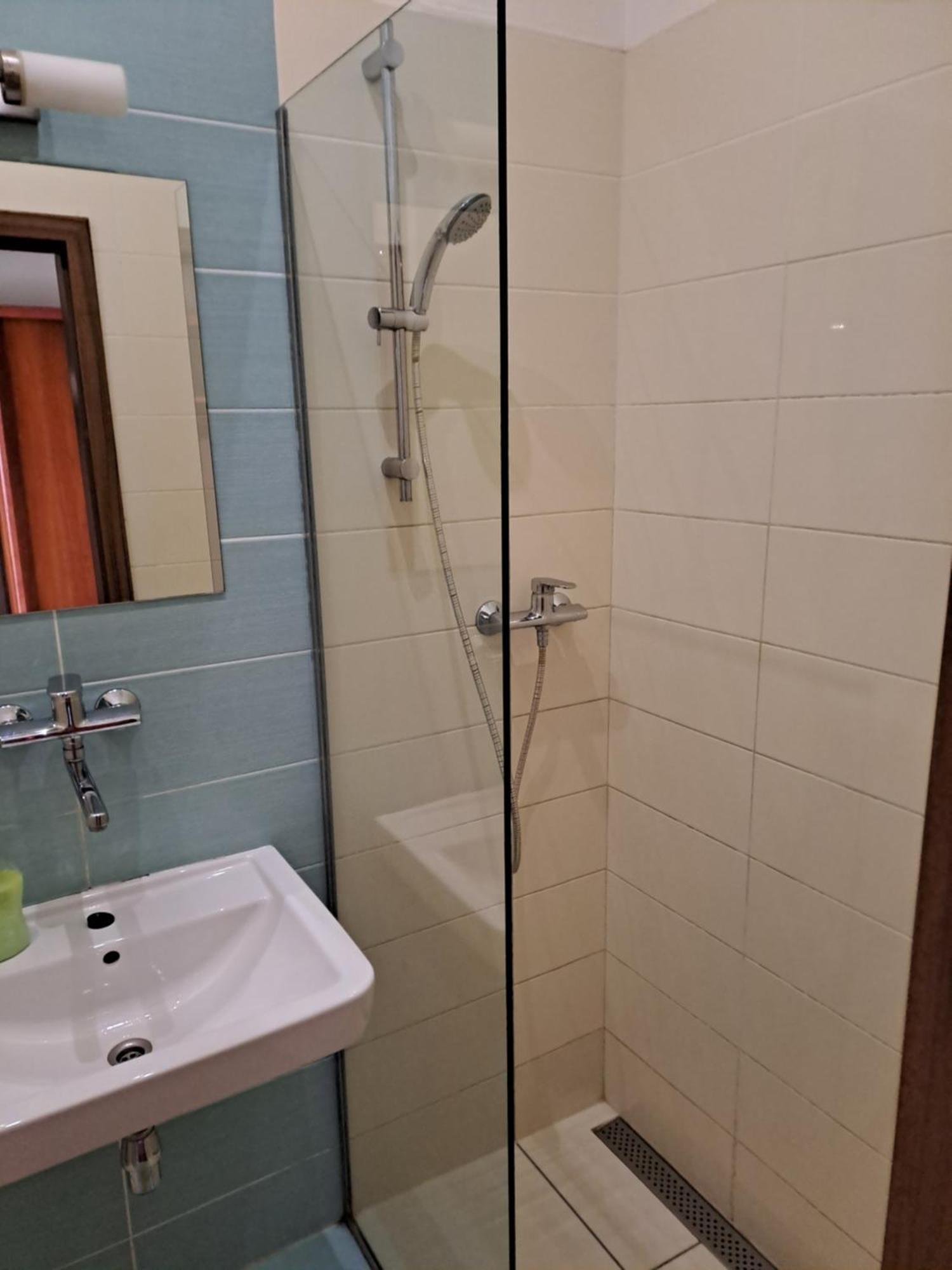 Dobra Skola U Jenicka Hotel Vojkovice  Kamer foto