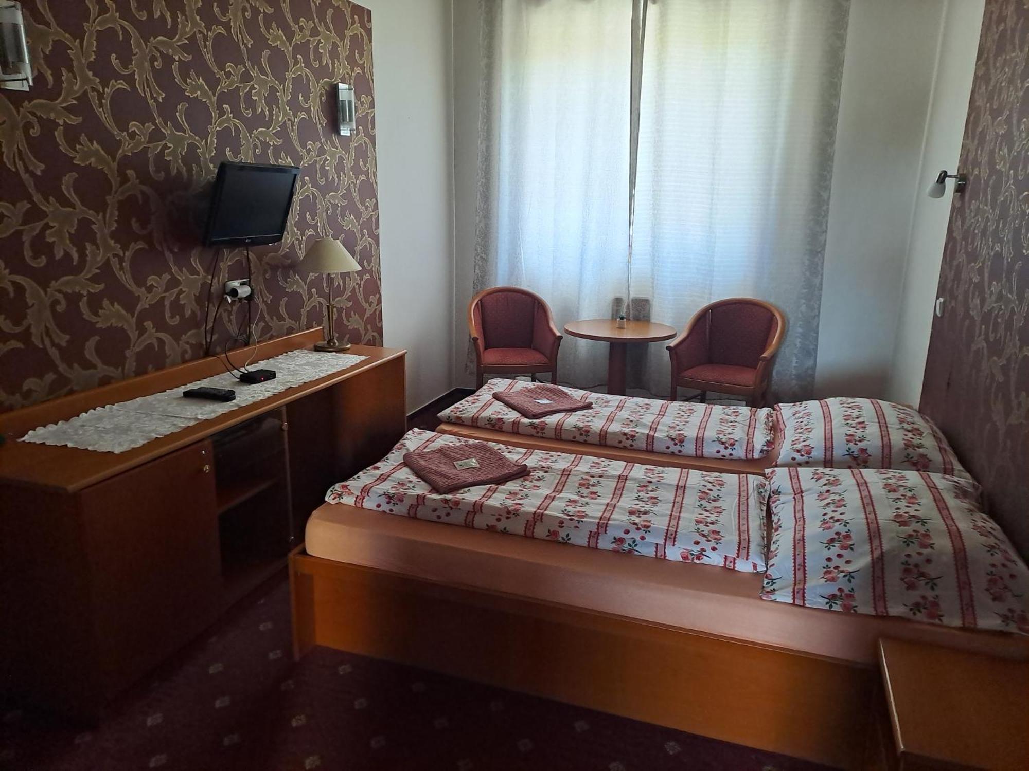 Dobra Skola U Jenicka Hotel Vojkovice  Buitenkant foto