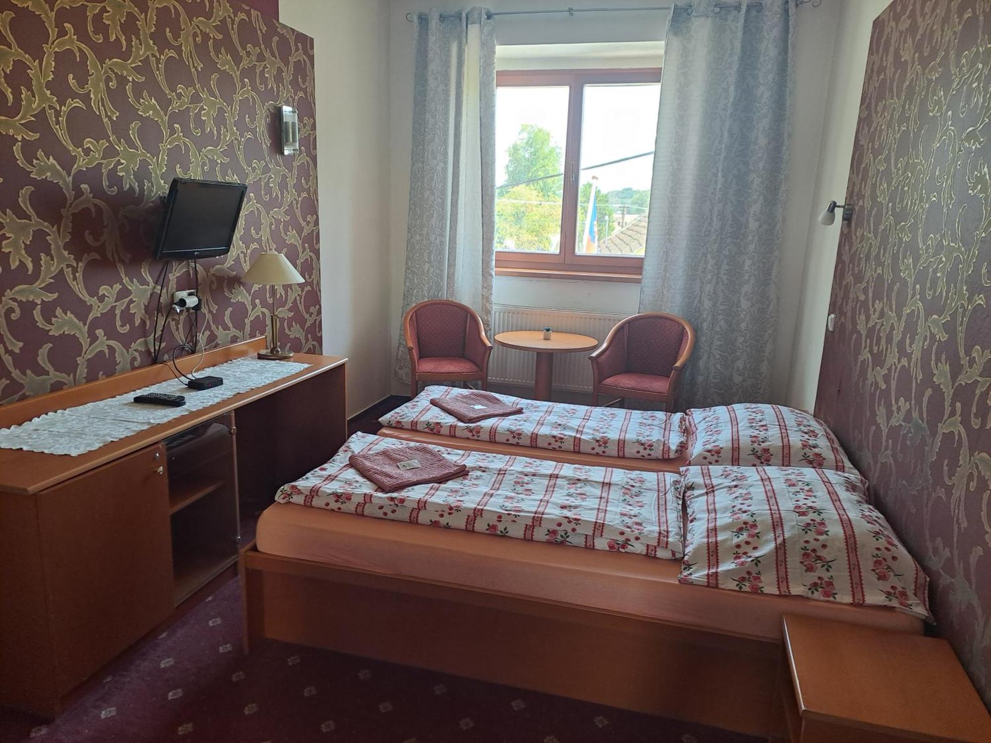 Dobra Skola U Jenicka Hotel Vojkovice  Buitenkant foto